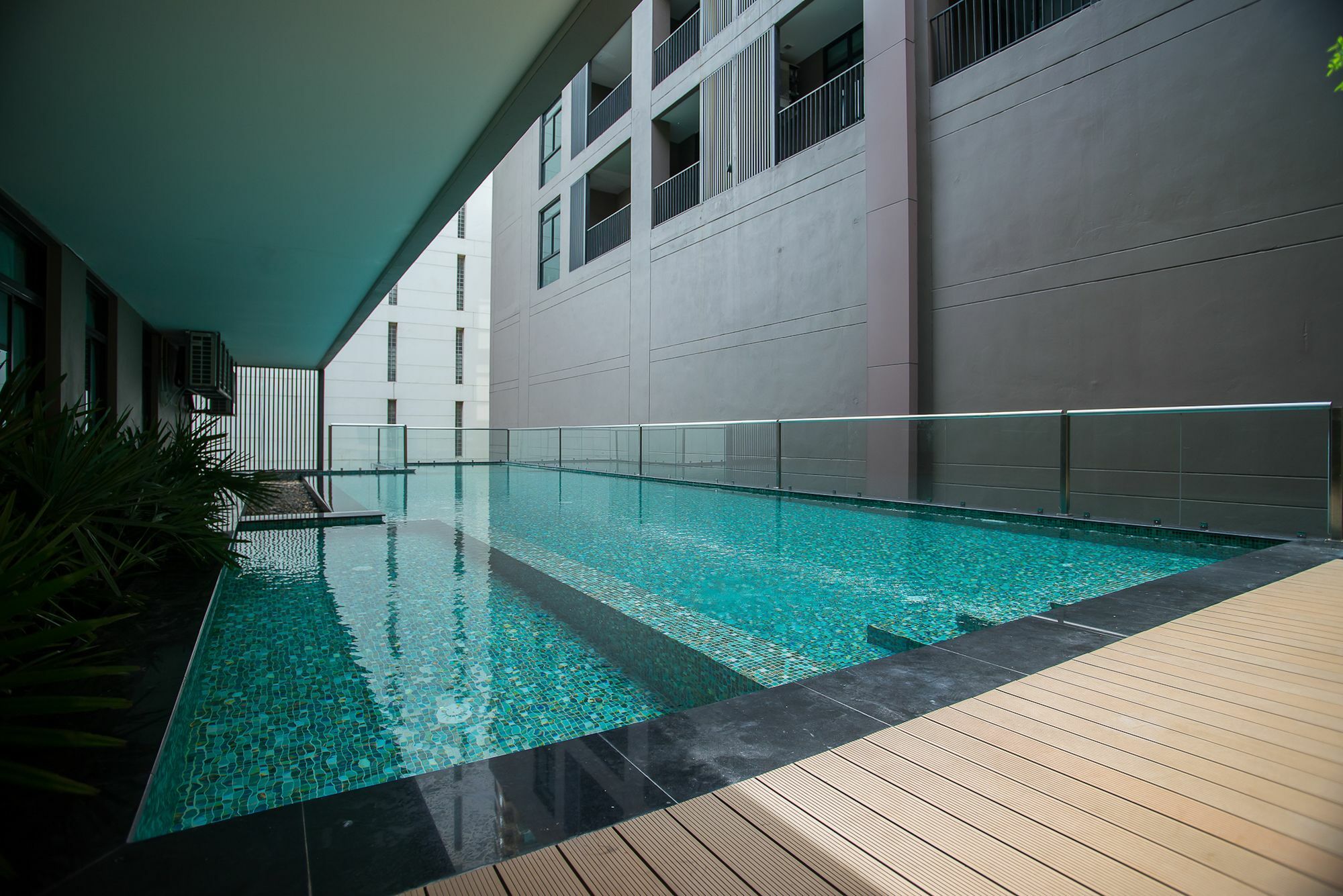 Metropolis Suites Bangkok, Tapestry Collection By Hilton Dış mekan fotoğraf
